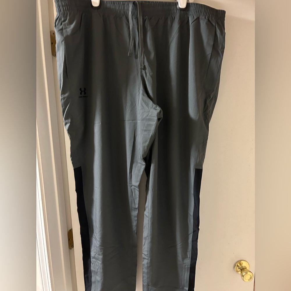Mens UA workout pants